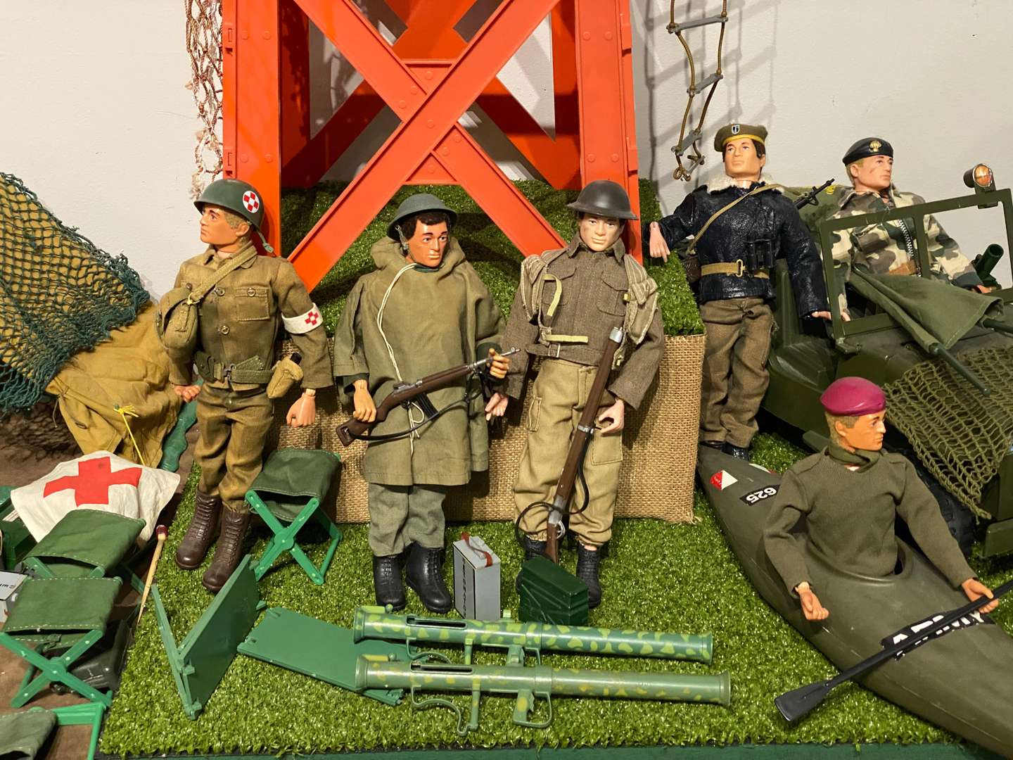 <p>ACTION MAN, 12 various Action Man figures & accessories</p>