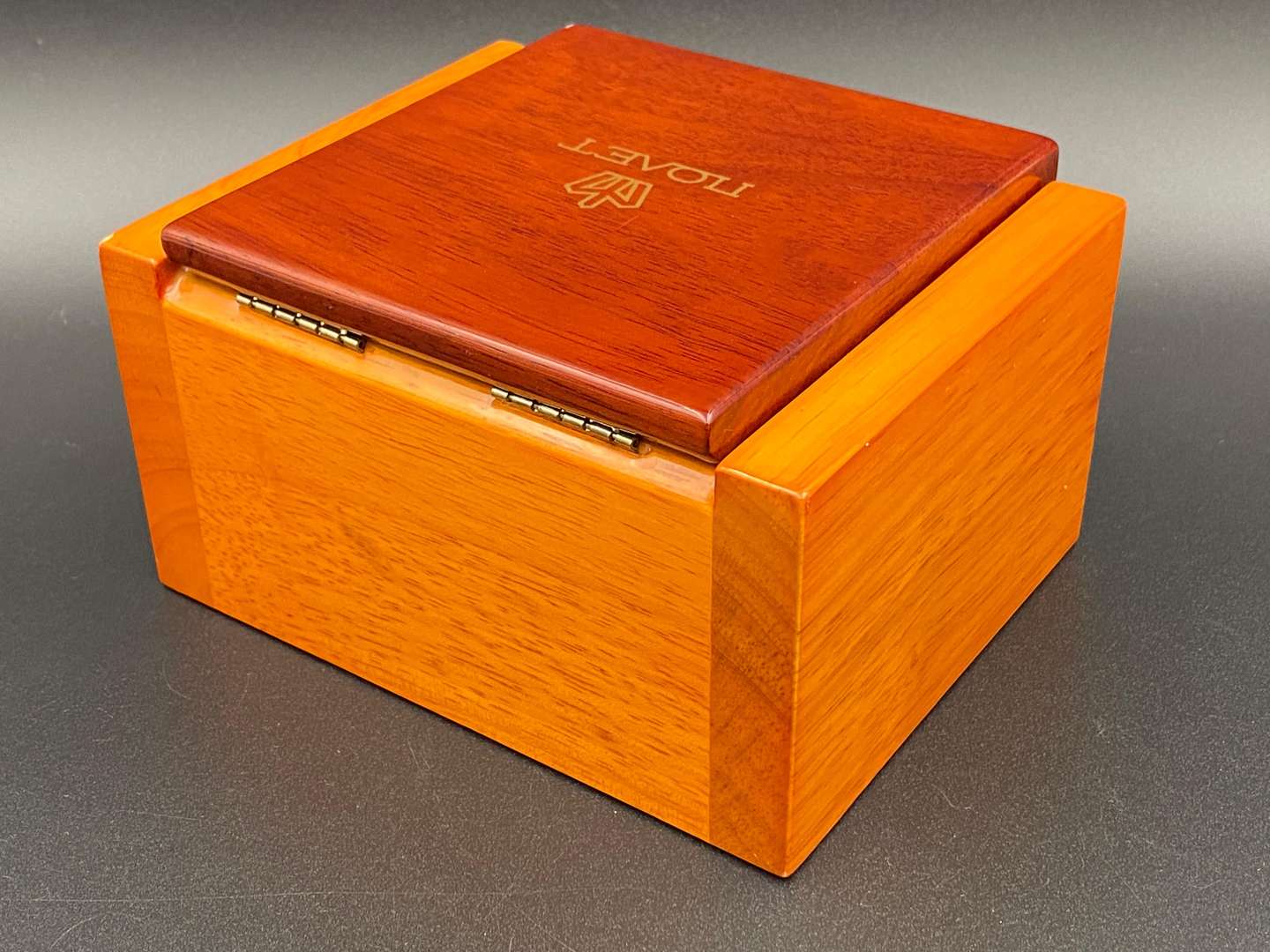 <p>POLJOT, stainless steel wristwatch, 36022, 67/100,&nbsp;</p>