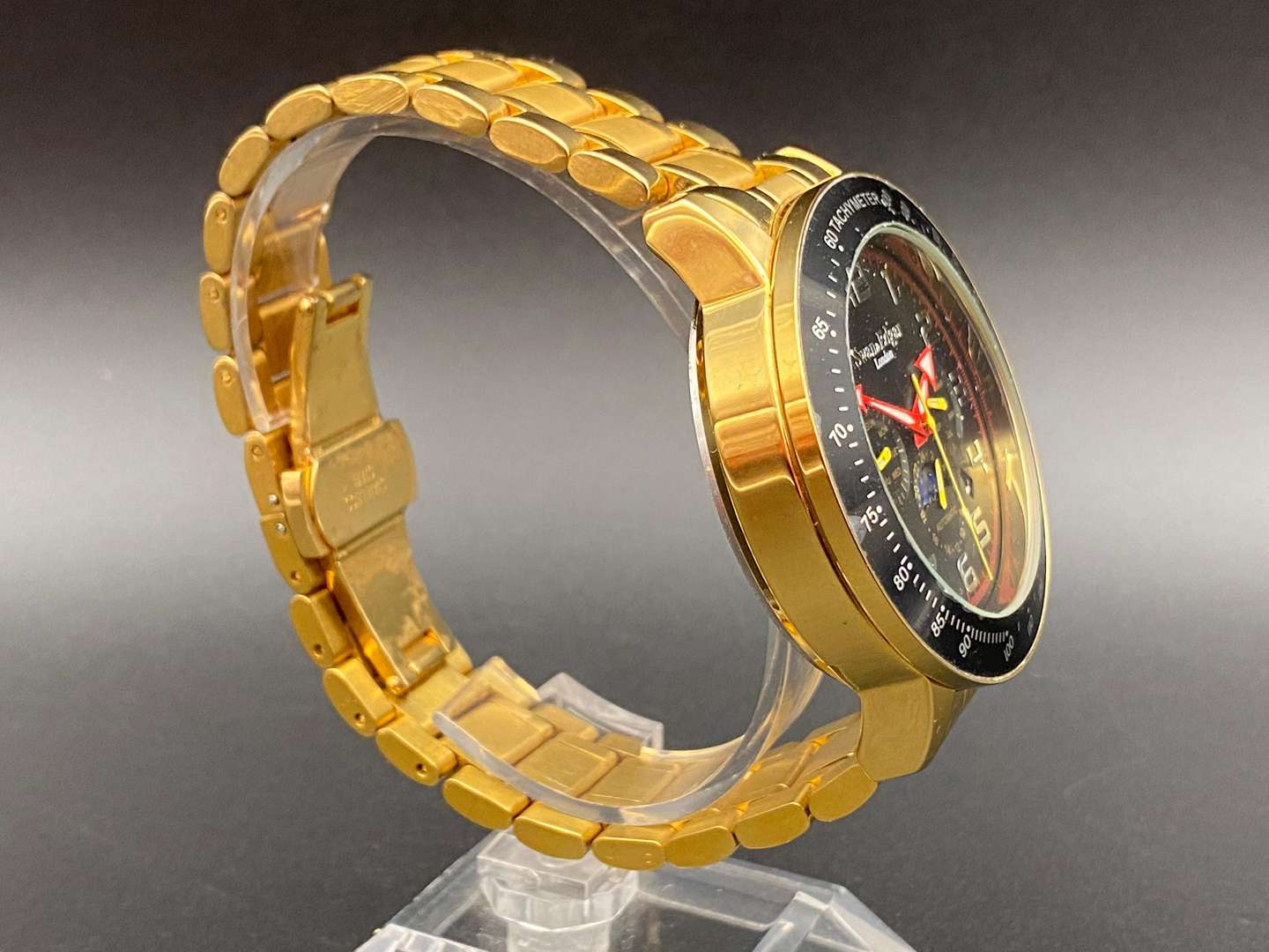 <p>SWAN & EDGAR, quartz wristwatch</p>