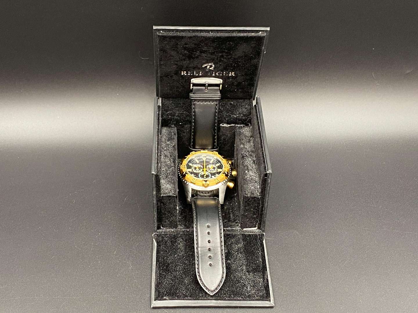 <p>REEF TIGER, AURORA, quartz wristwatch</p>