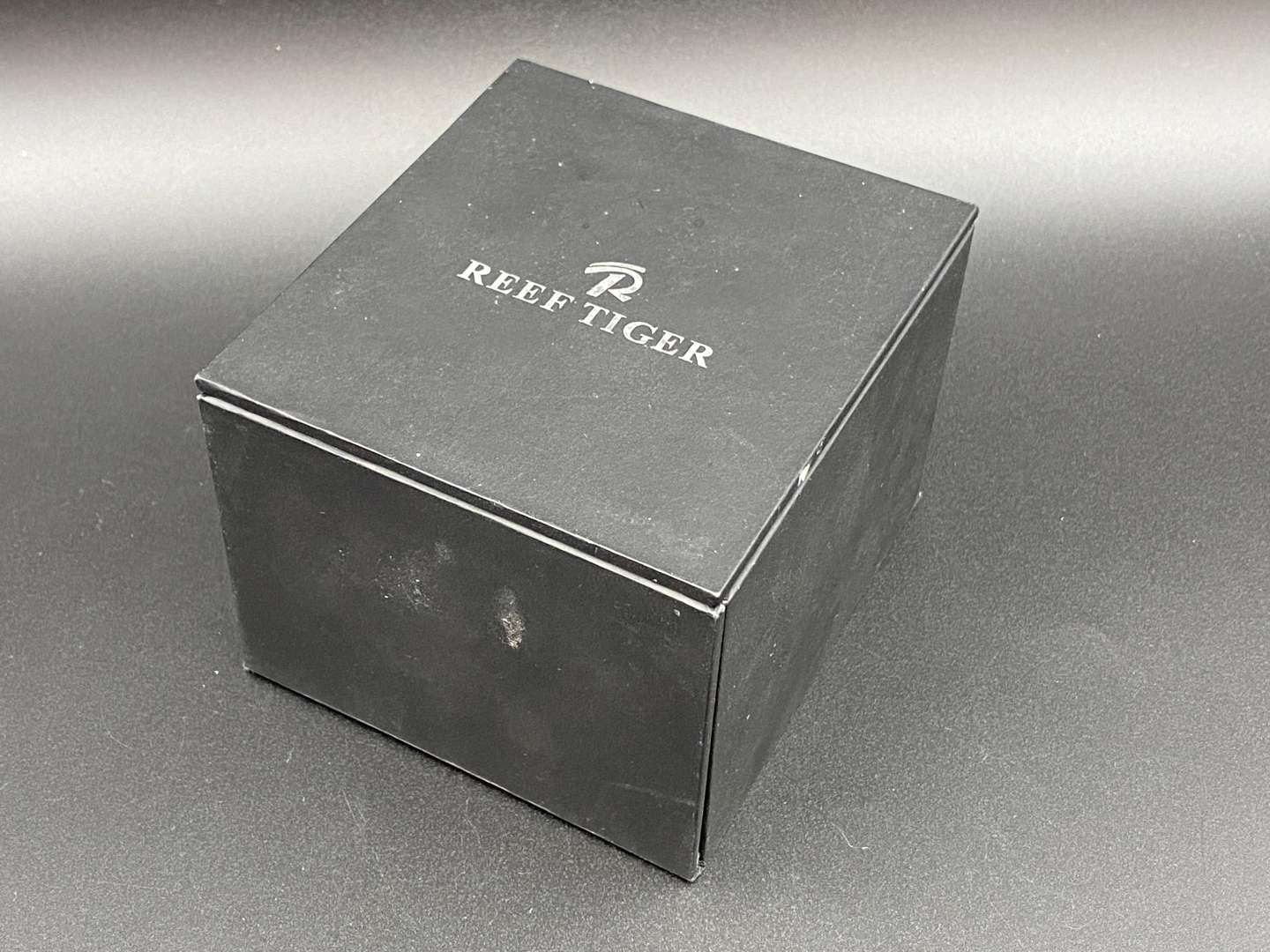 <p>REEF TIGER, AURORA, quartz wristwatch</p>