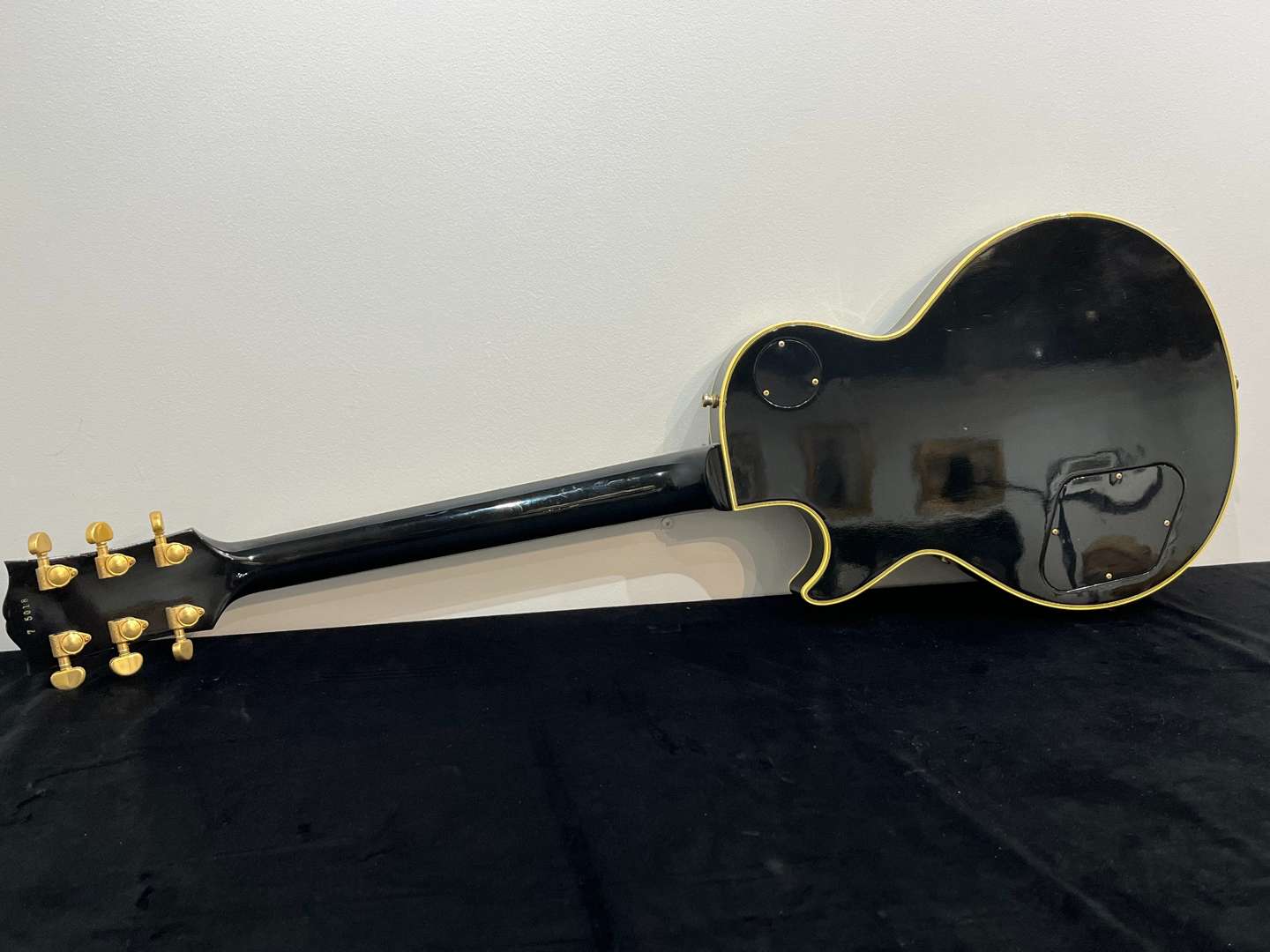 <p>GIBSON Les Paul Custom Black Beauty Jimmy Page guitar</p>