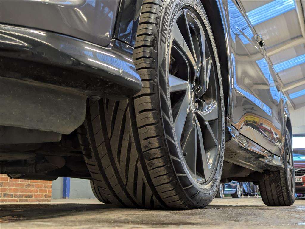 <p>2019 HONDA HR-V SPORT I-VTEC</p>