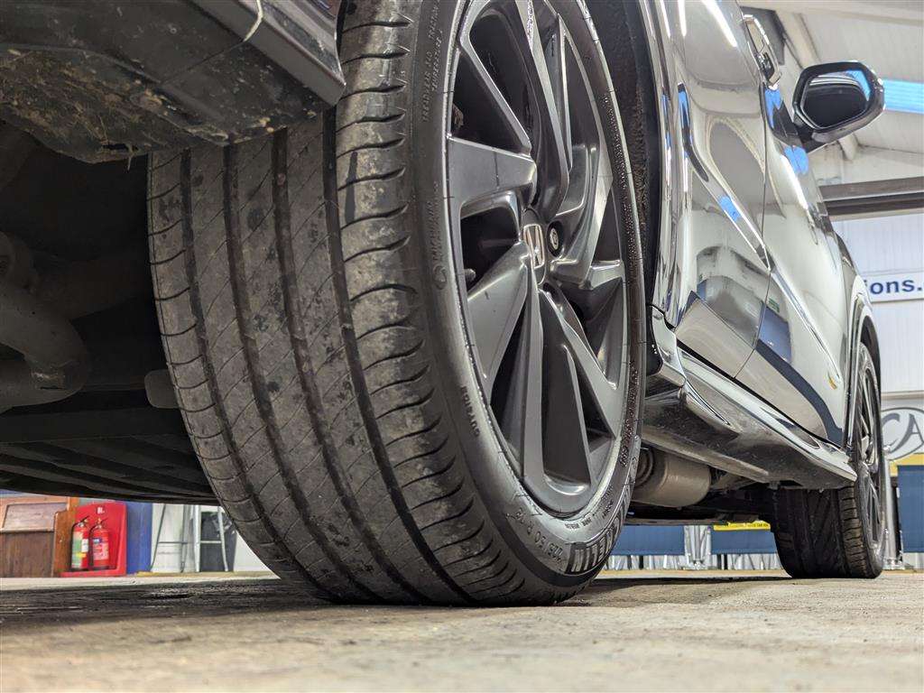 <p>2019 HONDA HR-V SPORT I-VTEC</p>