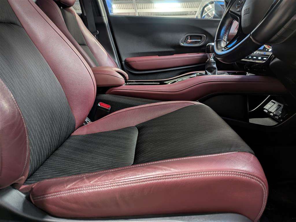 <p>2019 HONDA HR-V SPORT I-VTEC</p>