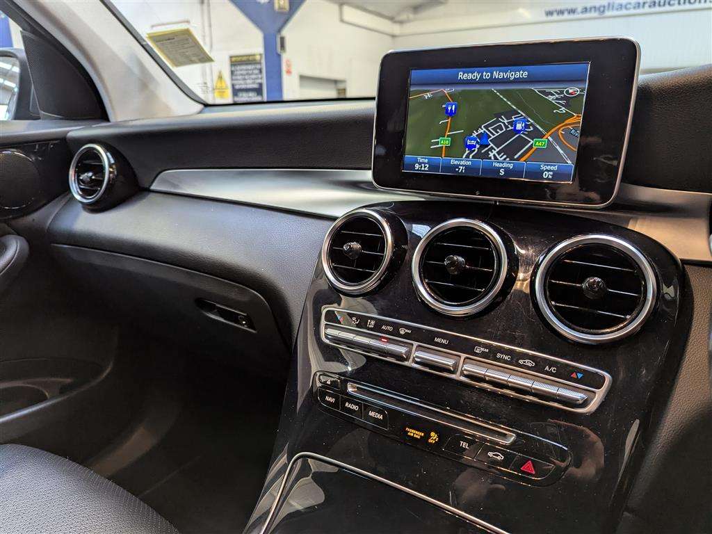 <p>2016 MERCEDES-BENZ GLC 220 D 4MATIC SE EXEC</p>