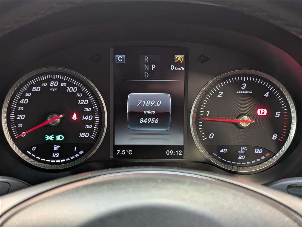 <p>2016 MERCEDES-BENZ GLC 220 D 4MATIC SE EXEC</p>