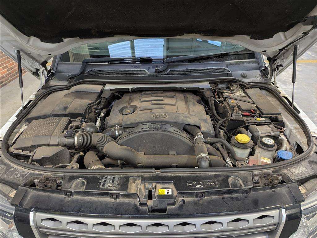 <p>2015 LAND ROVER DISCOVERY HSE SDV6 AUTO</p>