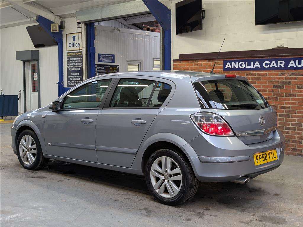 <p>2008 VAUXHALL ASTRA SXI</p>