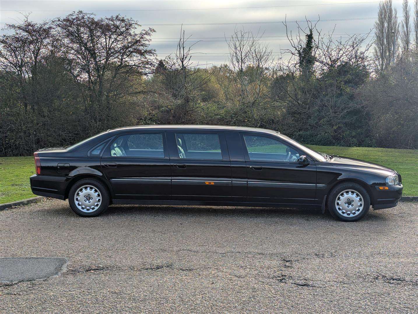 <p>2002 VOLVO S80</p>