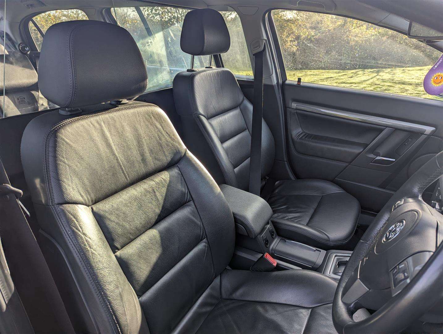 <p>2008 VAUXHALL VECTRA DESIGN AUTO</p>