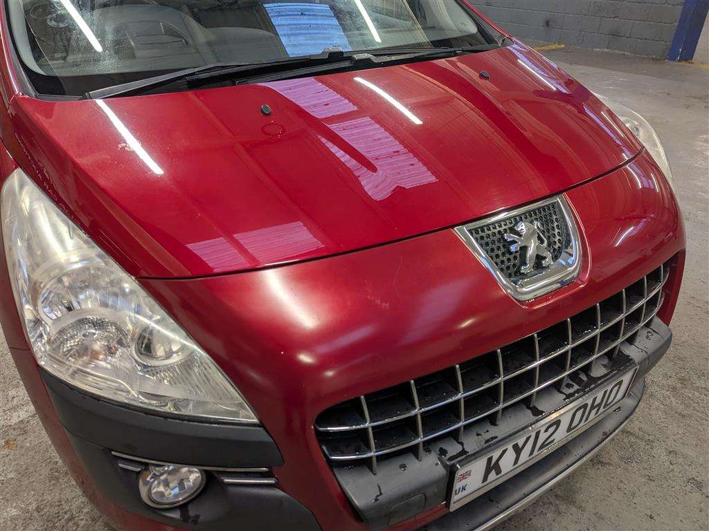 <p>2012 PEUGEOT 3008 EXCLUSIVE HDI</p>