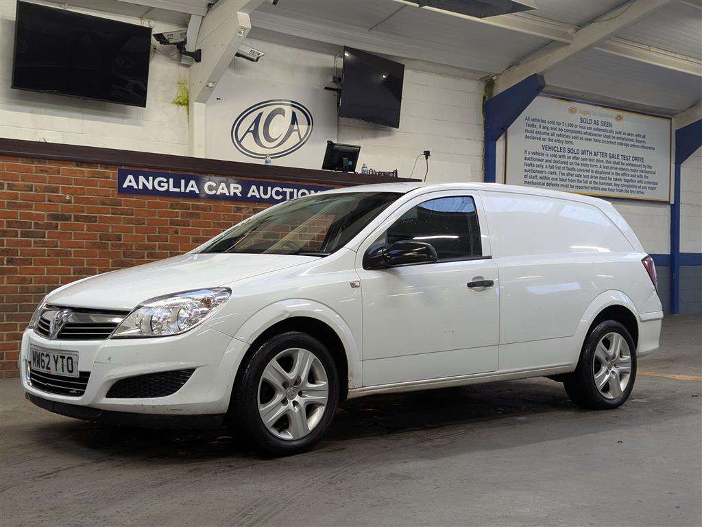 <p>2013 VAUXHALL ASTRA CLUB ECOFLEX</p>