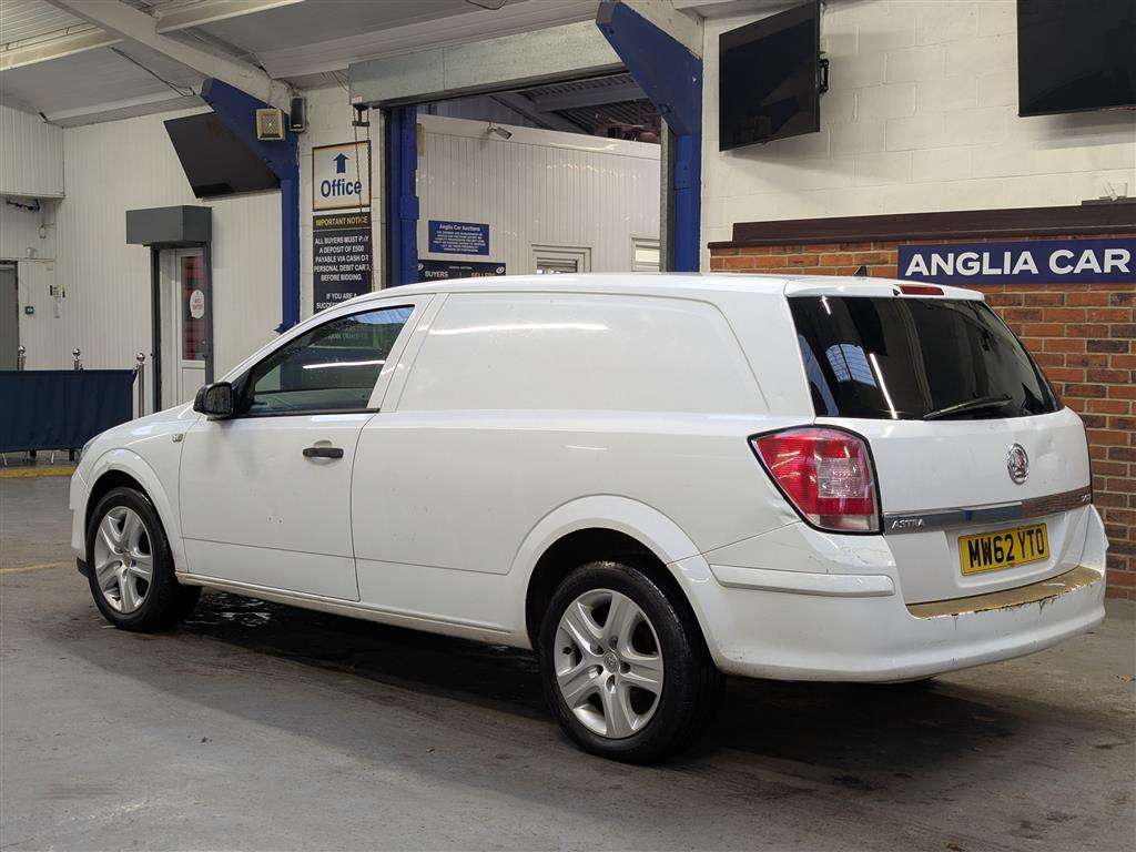 <p>2013 VAUXHALL ASTRA CLUB ECOFLEX</p>