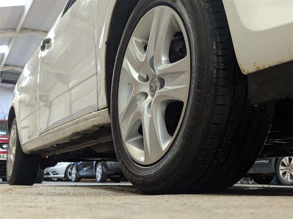 <p>2013 VAUXHALL ASTRA CLUB ECOFLEX</p>