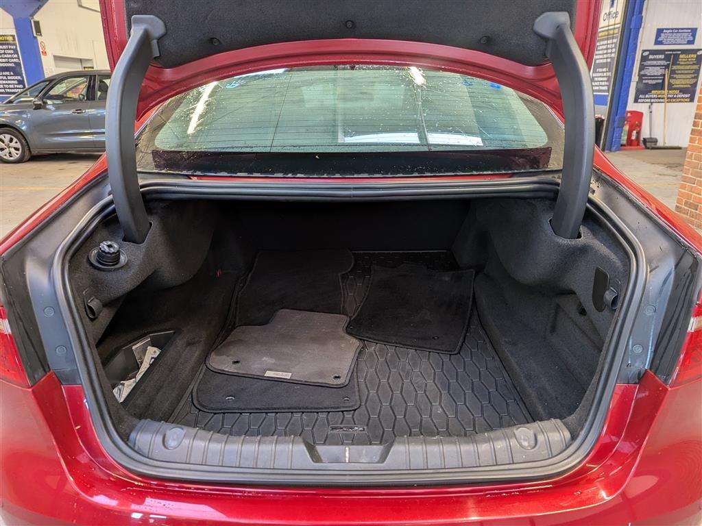 <p>2016 JAGUAR XF R-SPORT **SOLD</p>