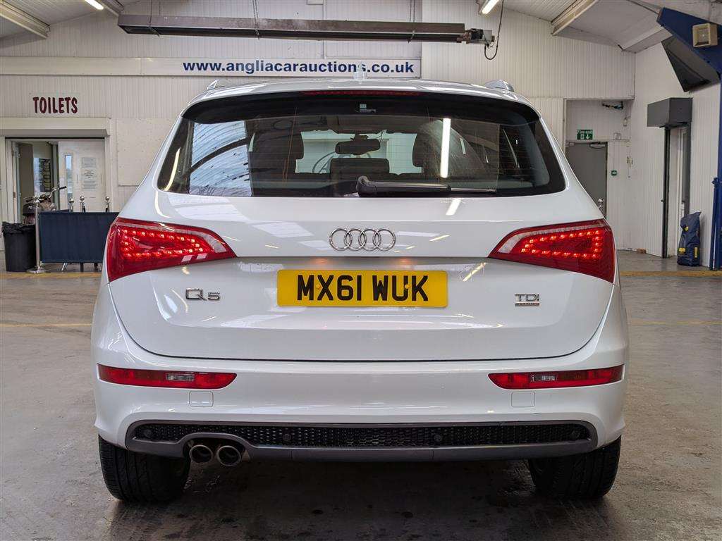 <p>2011 AUDI Q5 S LINE TDI QUATTRO AUTO</p>