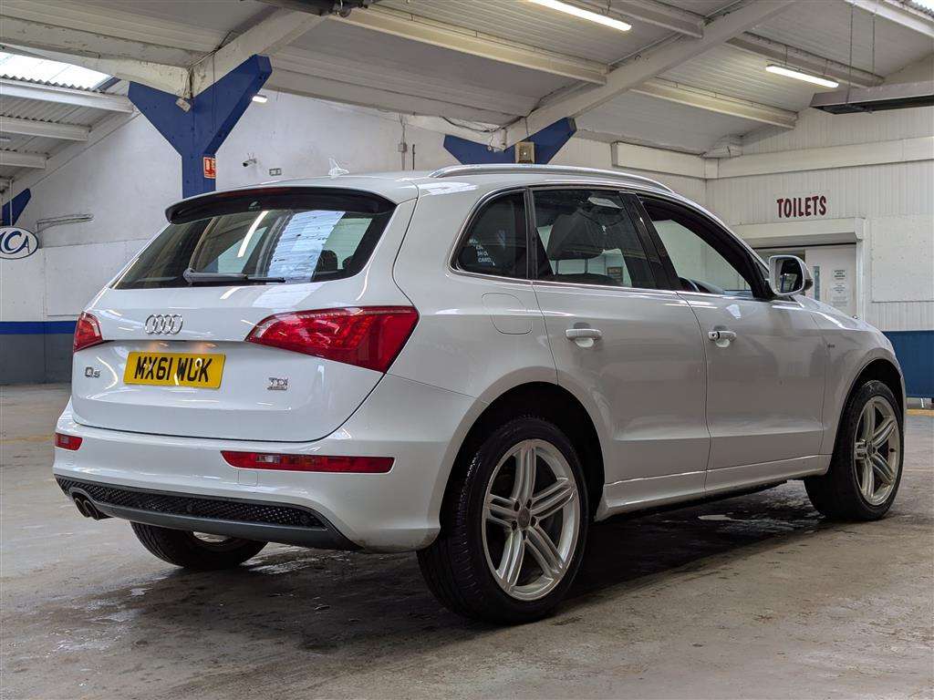 <p>2011 AUDI Q5 S LINE TDI QUATTRO AUTO</p>