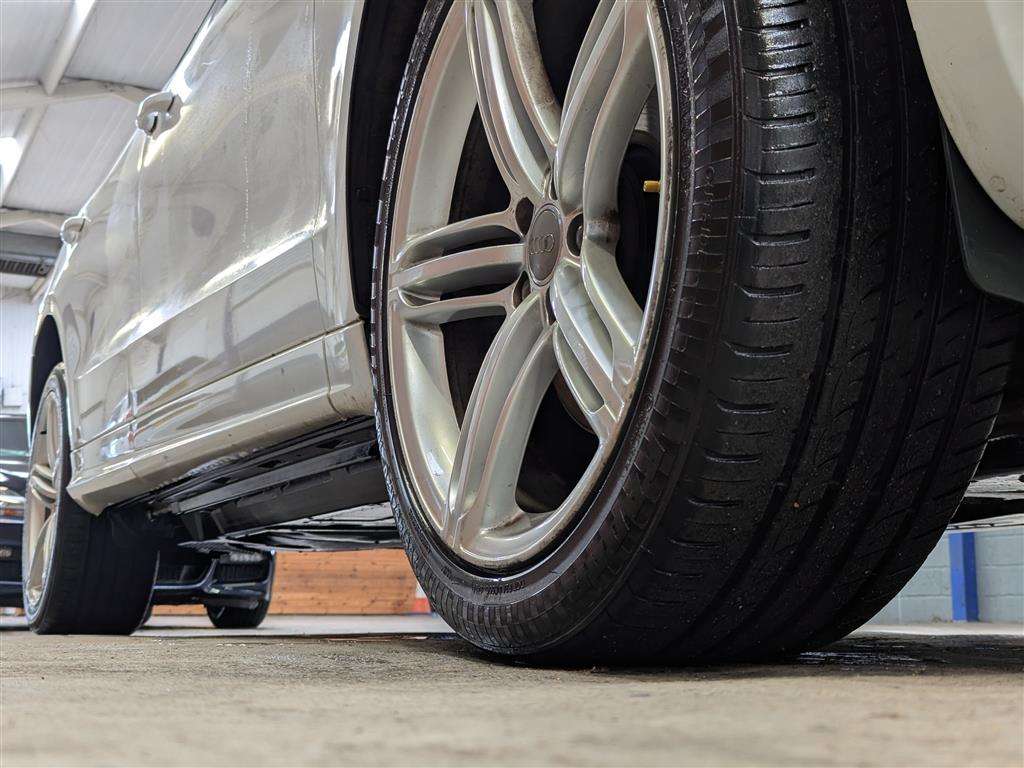 <p>2011 AUDI Q5 S LINE TDI QUATTRO AUTO</p>