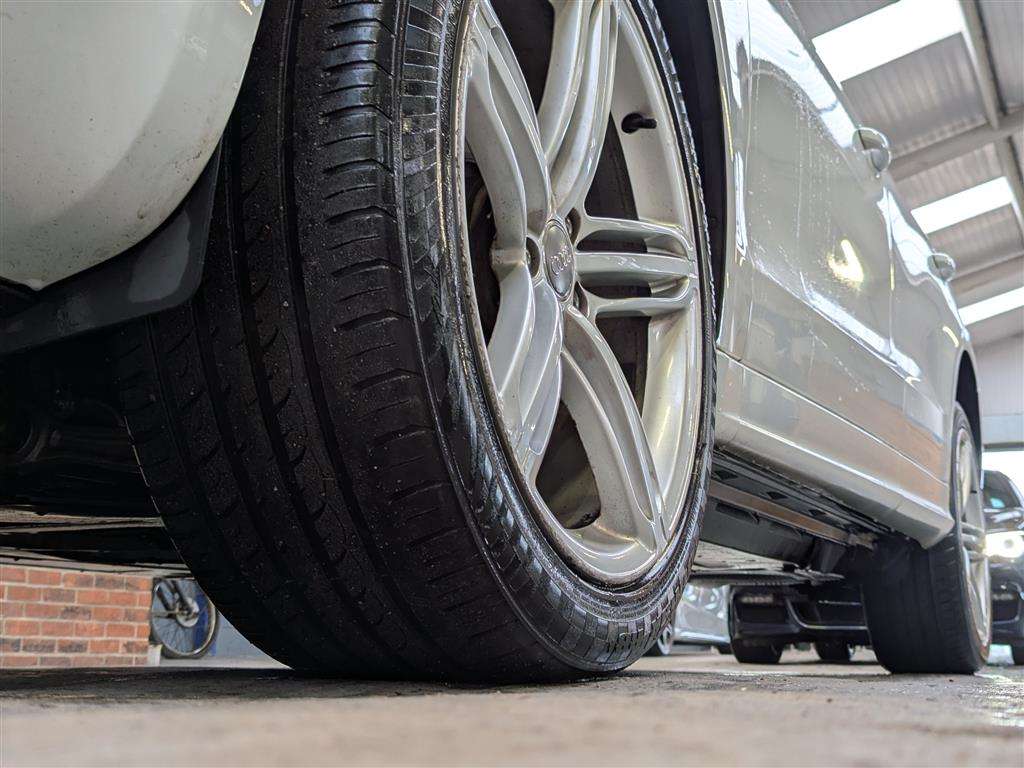 <p>2011 AUDI Q5 S LINE TDI QUATTRO AUTO</p>