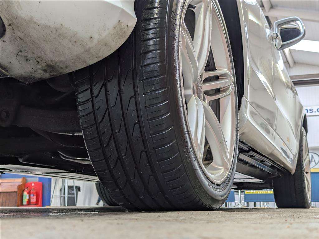 <p>2011 AUDI Q5 S LINE TDI QUATTRO AUTO</p>