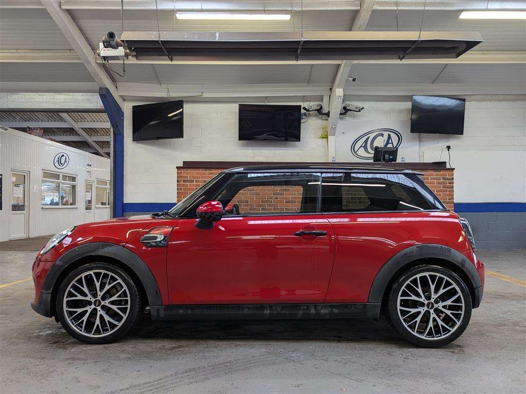 <p>2014 MINI COOPER</p>
