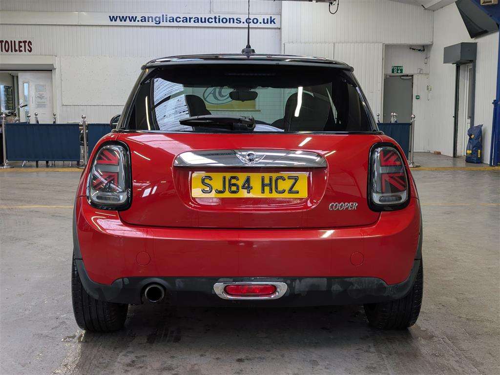 <p>2014 MINI COOPER</p>