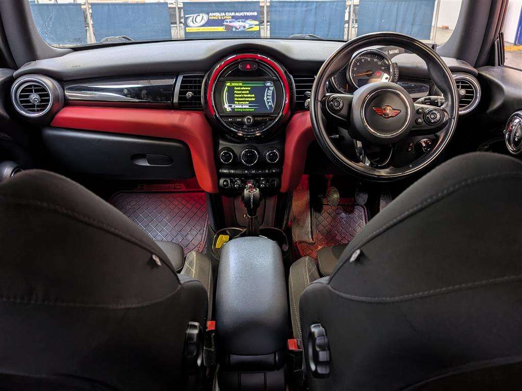 <p>2014 MINI COOPER</p>