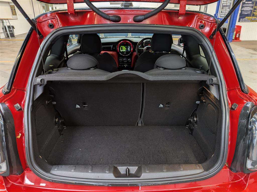 <p>2014 MINI COOPER</p>