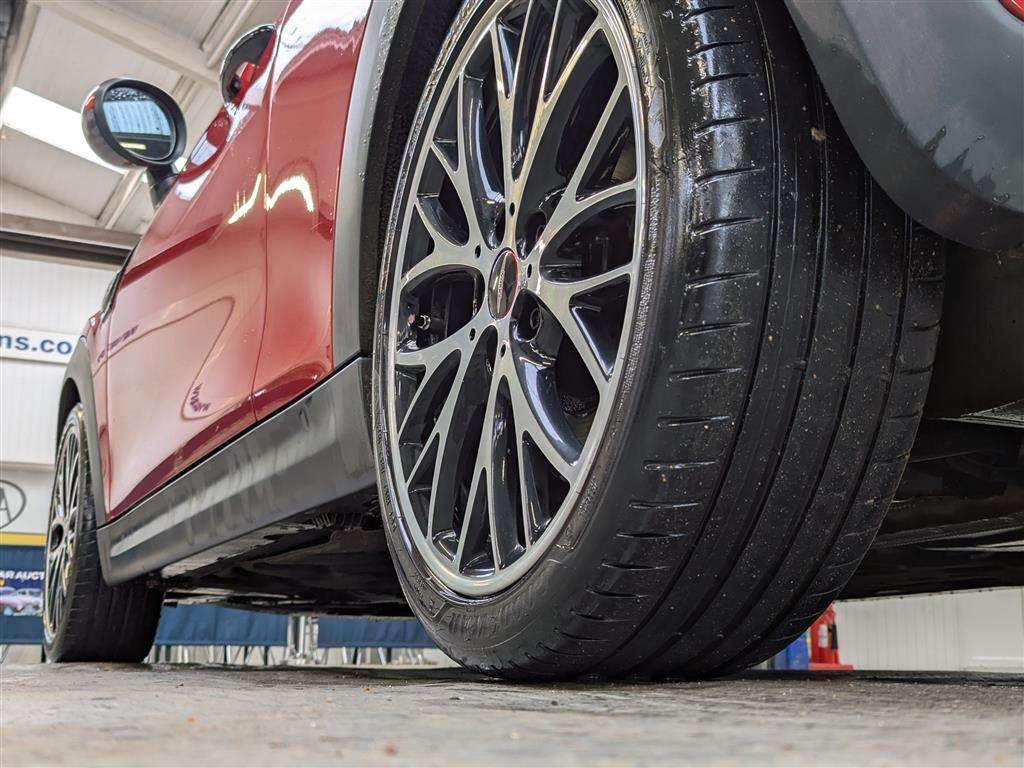 <p>2014 MINI COOPER</p>