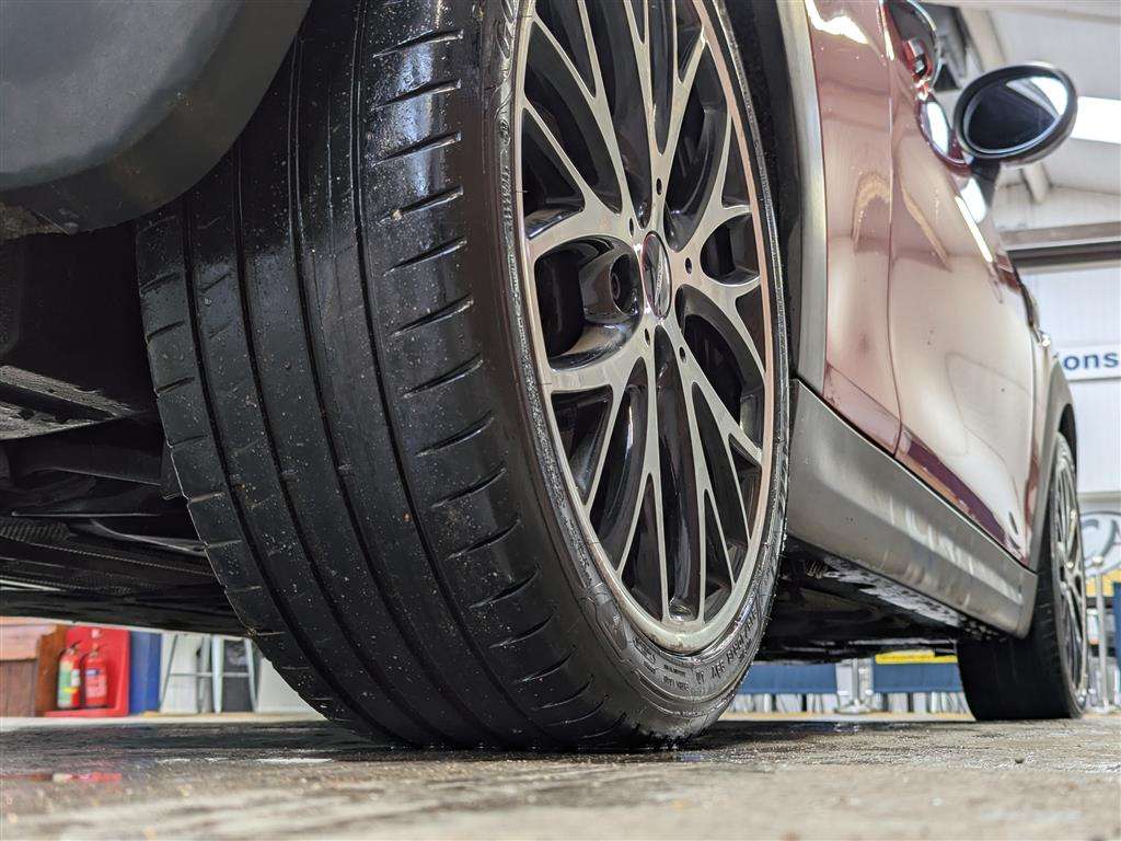 <p>2014 MINI COOPER</p>