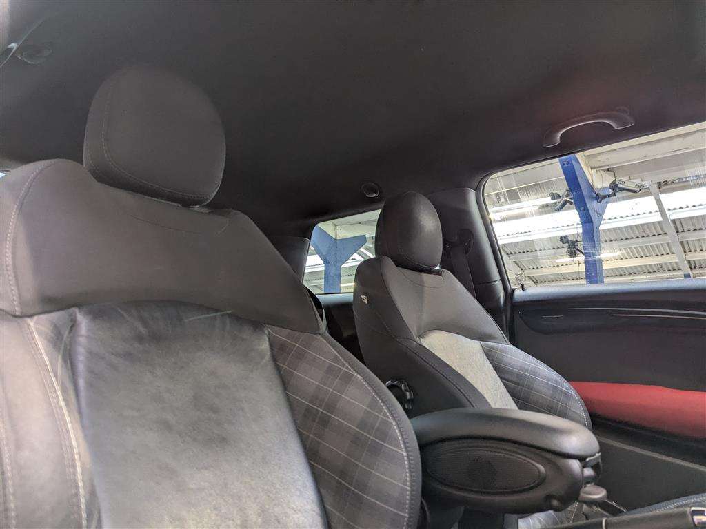 <p>2014 MINI COOPER</p>