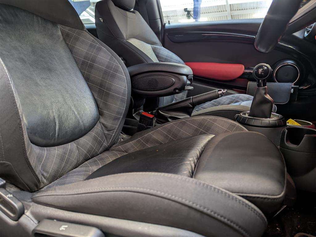 <p>2014 MINI COOPER</p>