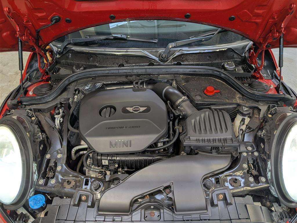 <p>2014 MINI COOPER</p>