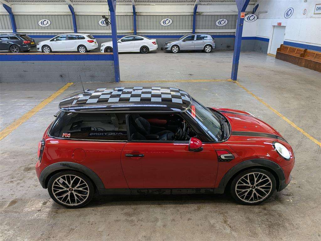 <p>2014 MINI COOPER</p>