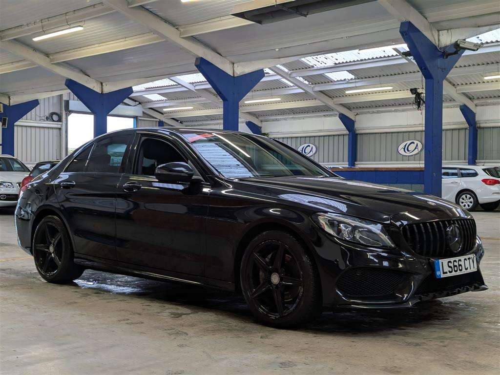 <p>2016 MERCEDES-BENZ C220 D AMG LINE AUTO</p>