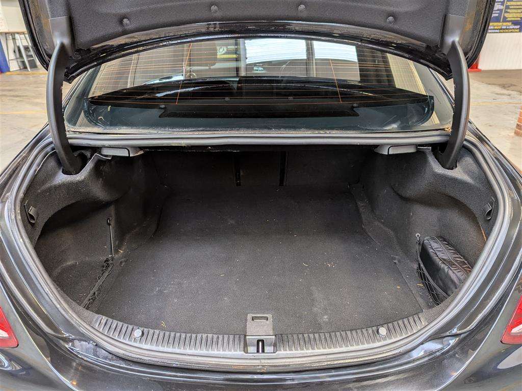 <p>2016 MERCEDES-BENZ C220 D AMG LINE AUTO</p>