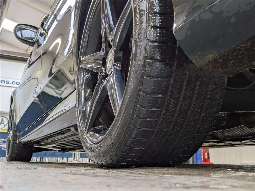 <p>2016 MERCEDES-BENZ C220 D AMG LINE AUTO</p>