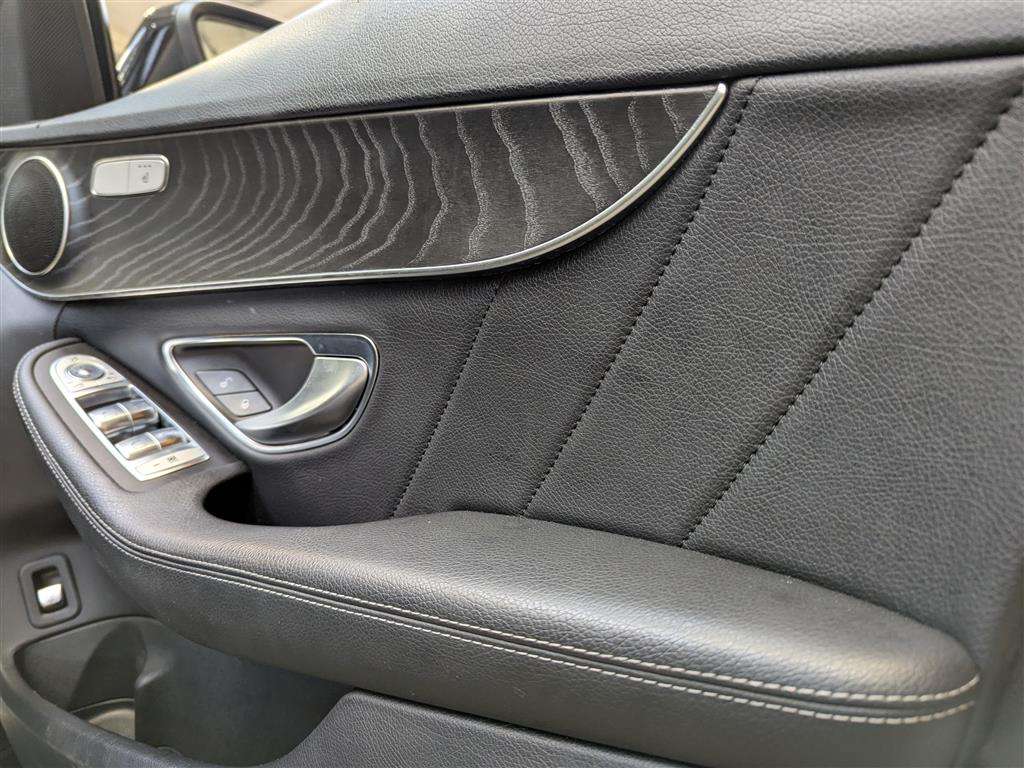 <p>2016 MERCEDES-BENZ C220 D AMG LINE AUTO</p>