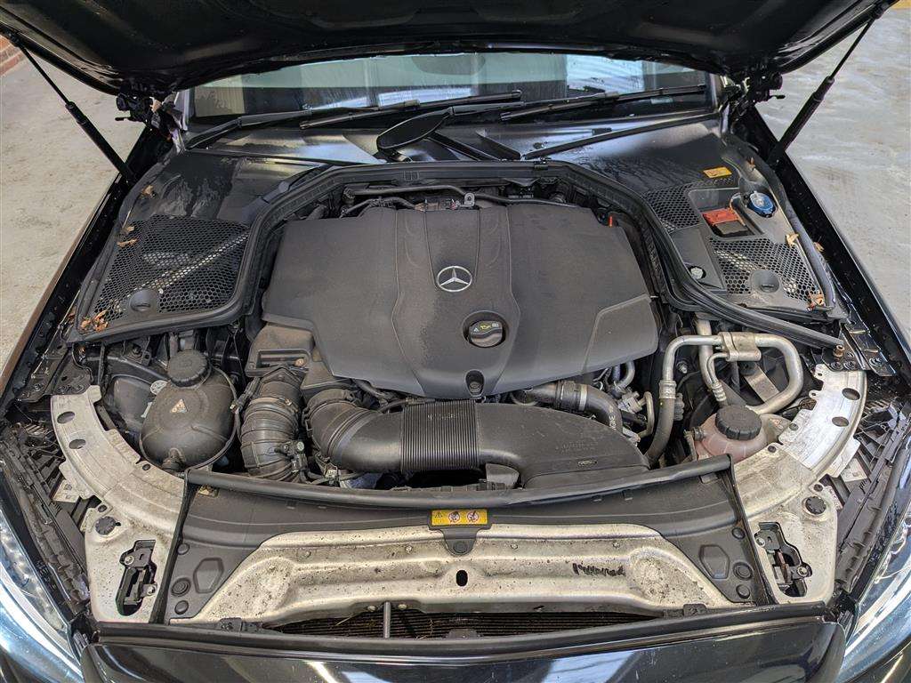 <p>2016 MERCEDES-BENZ C220 D AMG LINE AUTO</p>