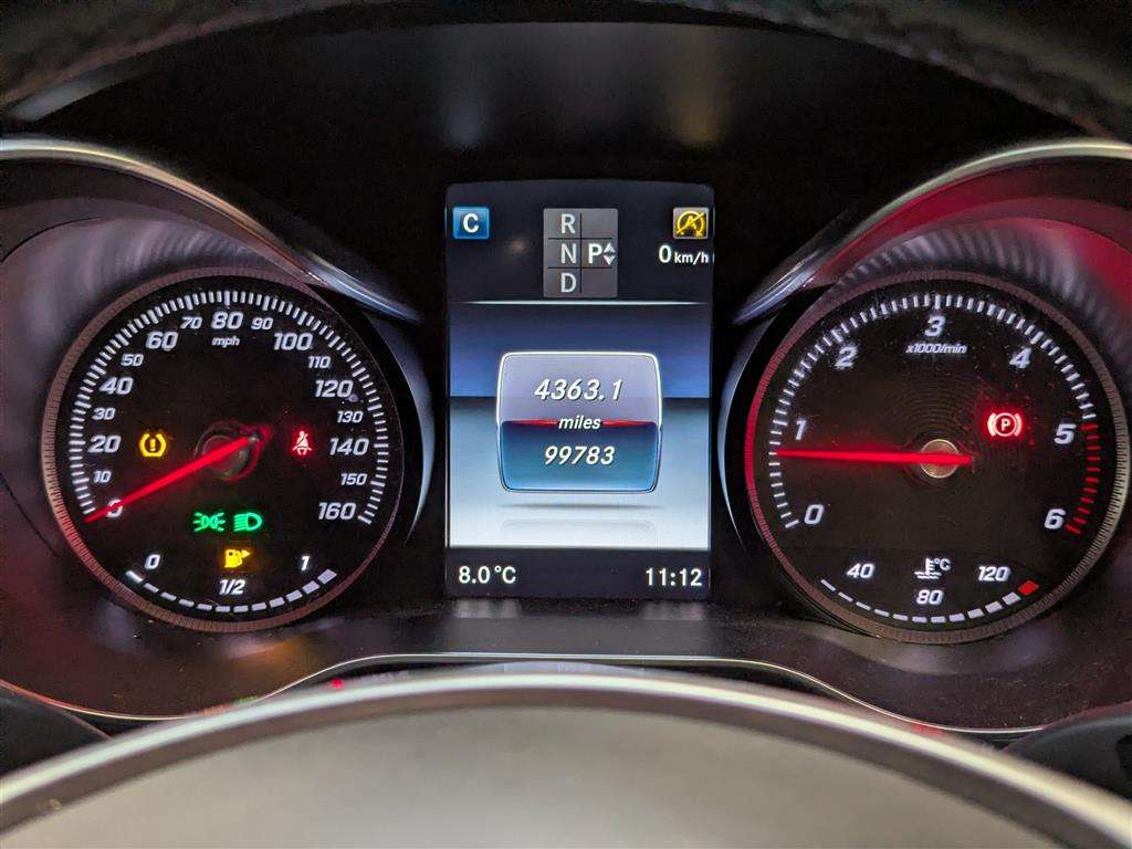 <p>2016 MERCEDES-BENZ C220 D AMG LINE AUTO</p>