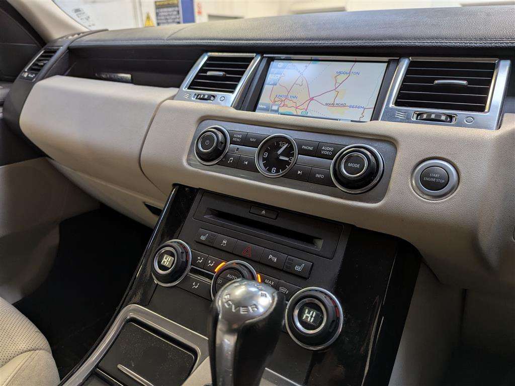 <p>2010 LAND ROVER RANGE ROVER SP HSE TDV6 AUTO</p>