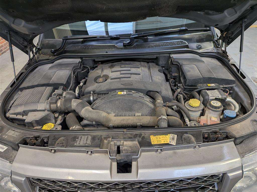 <p>2010 LAND ROVER RANGE ROVER SP HSE TDV6 AUTO</p>