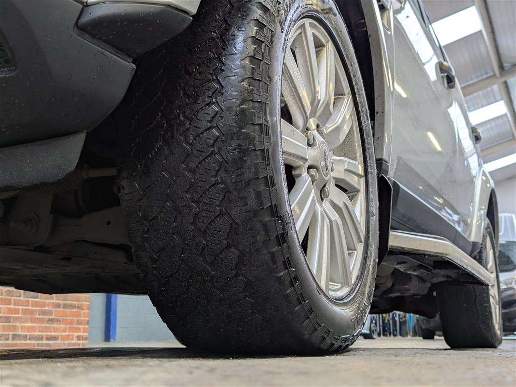 <p>2012 LAND ROVER DISCOVERY HSE SDV6 AUTO</p>