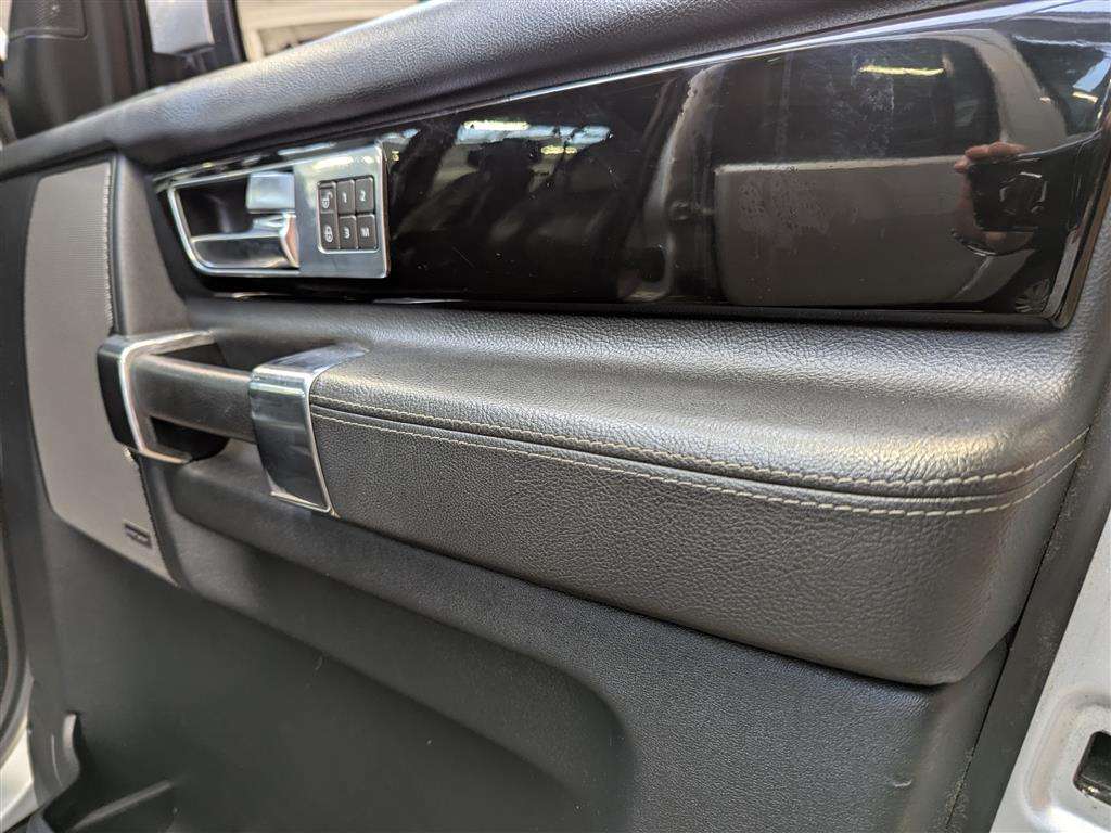 <p>2012 LAND ROVER DISCOVERY HSE SDV6 AUTO</p>