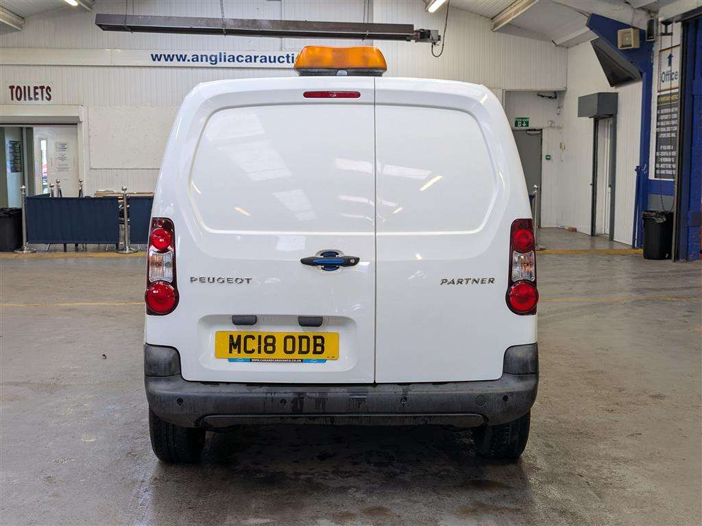 <p>2018 PEUGEOT PARTNER SE L1 BLUE HDI</p>