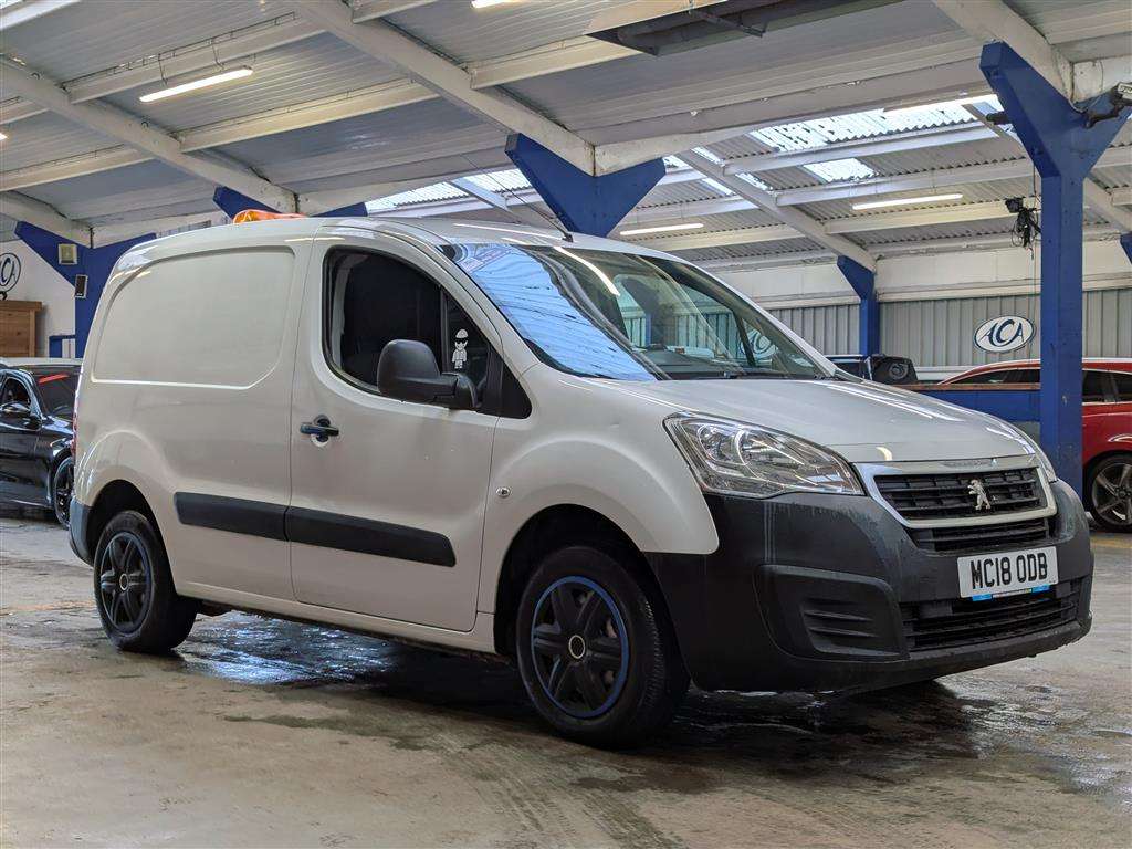<p>2018 PEUGEOT PARTNER SE L1 BLUE HDI</p>