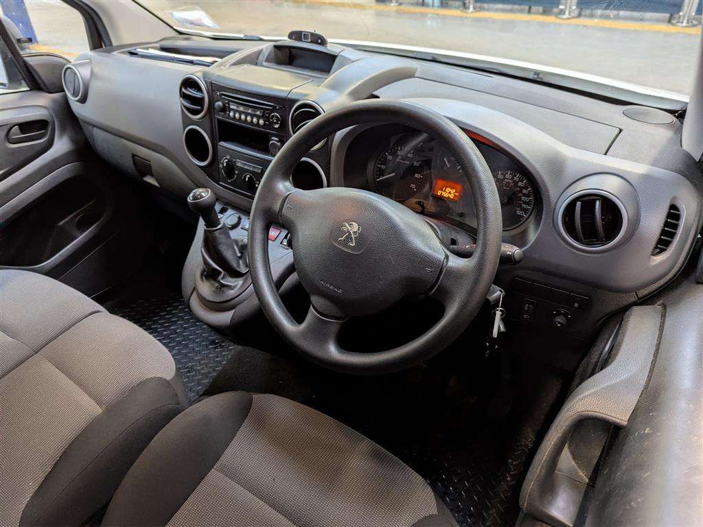 <p>2018 PEUGEOT PARTNER SE L1 BLUE HDI</p>
