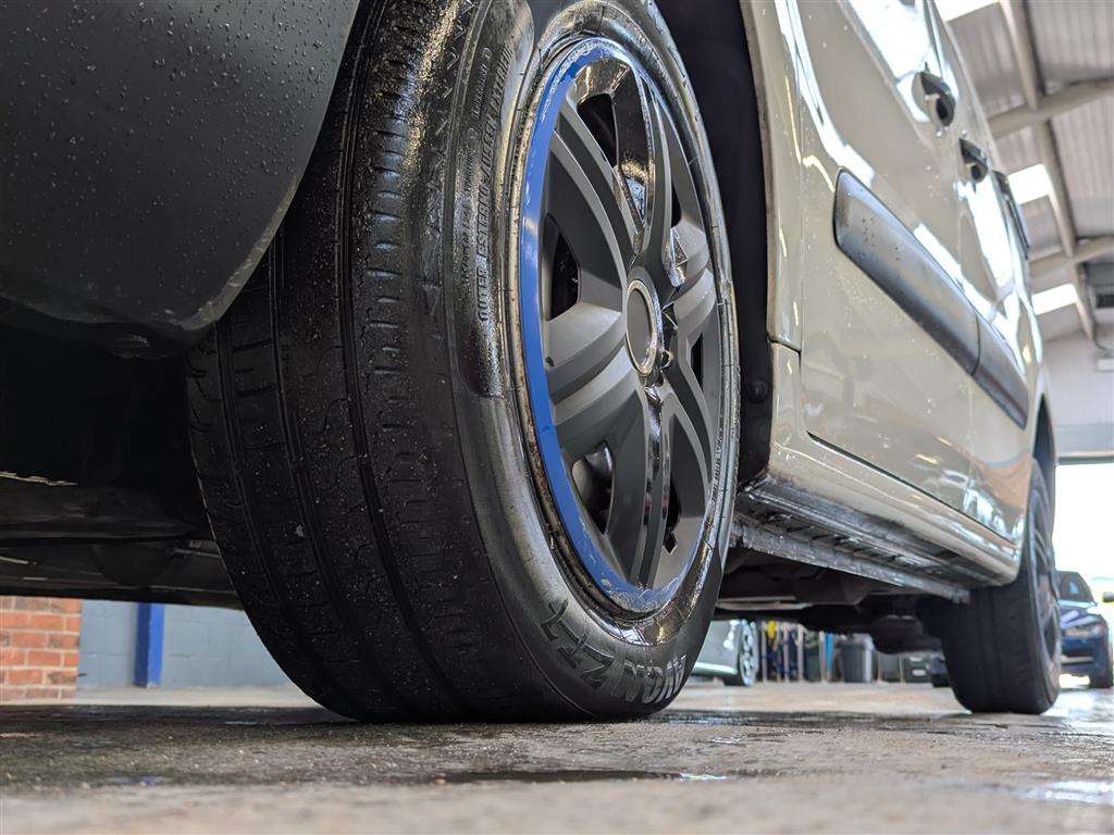 <p>2018 PEUGEOT PARTNER SE L1 BLUE HDI</p>