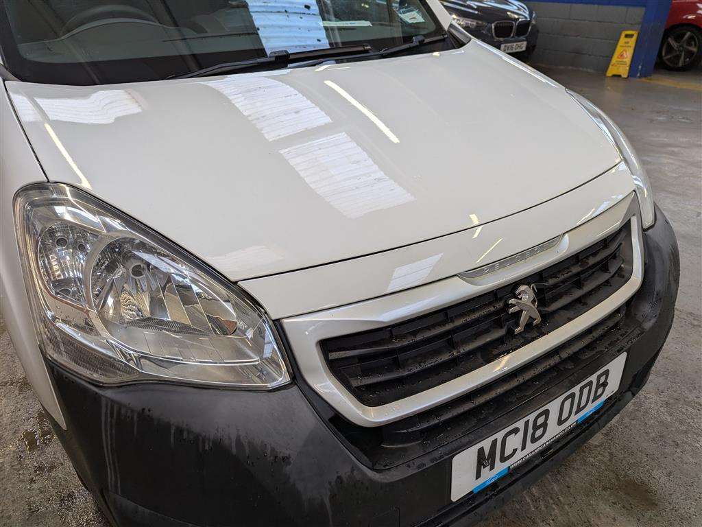 <p>2018 PEUGEOT PARTNER SE L1 BLUE HDI</p>